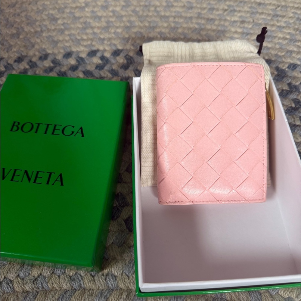 Bottega Veneta Blush Pink Intrecciato Leather Zip Wallet - Picture 8 of 8
